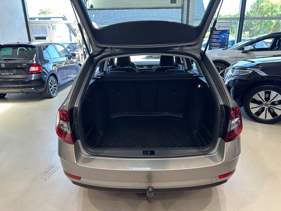 Skoda Octavia 1,6 TDi 115 Style Combi DSG 5d