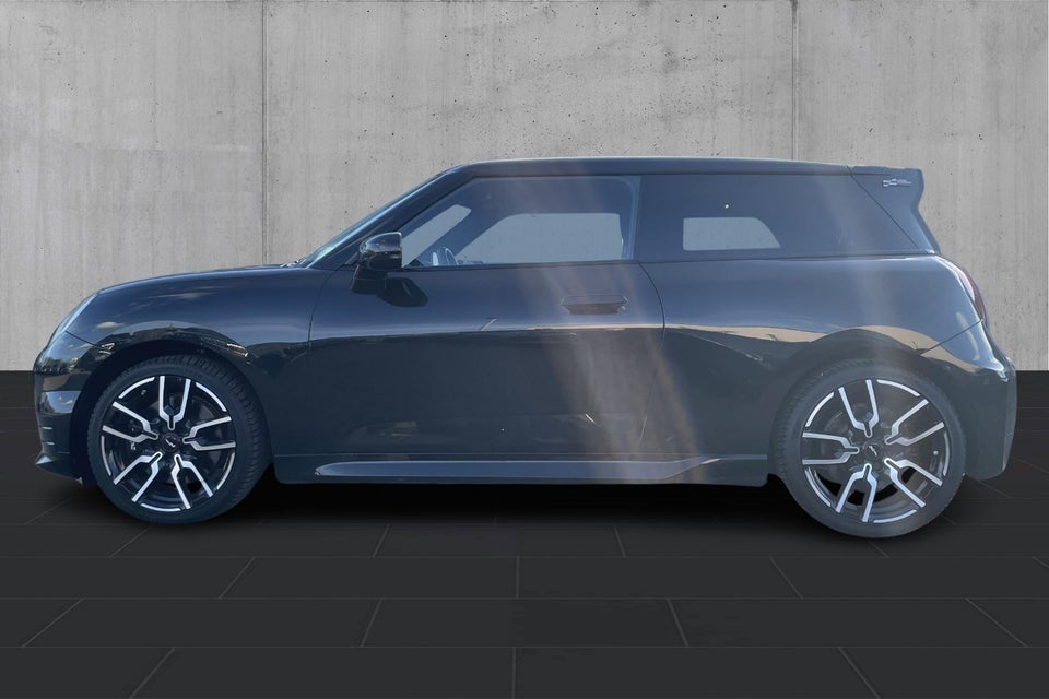 MINI Cooper SE JCW Trim M 3d