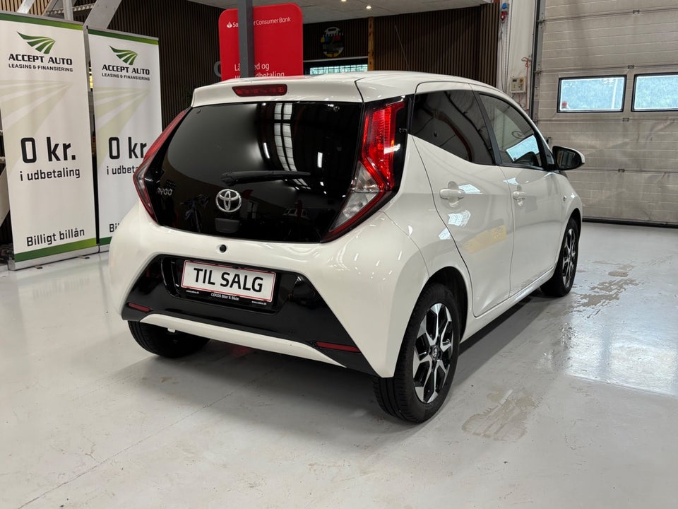 Toyota Aygo 1,0 VVT-i x-press 5d