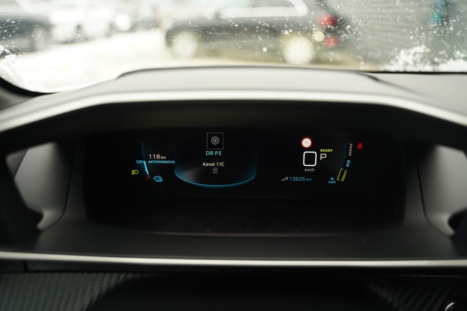 Peugeot e-208 50 GT 5d