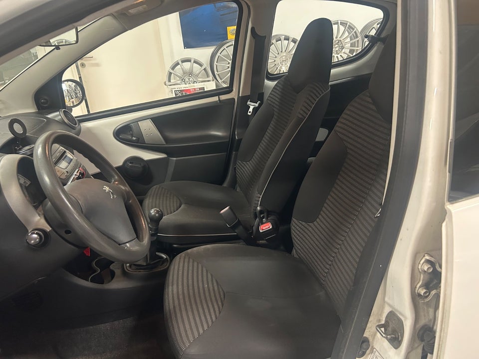 Peugeot 107 1,0 Champion Air 5d
