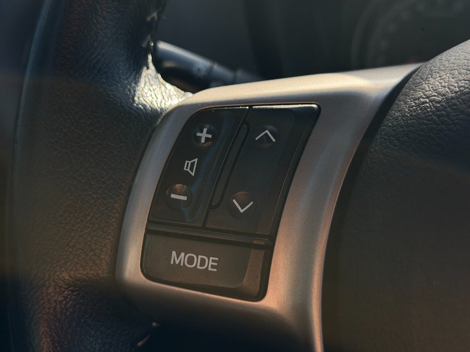 Toyota Yaris 1,0 VVT-i T2 Komfort 5d