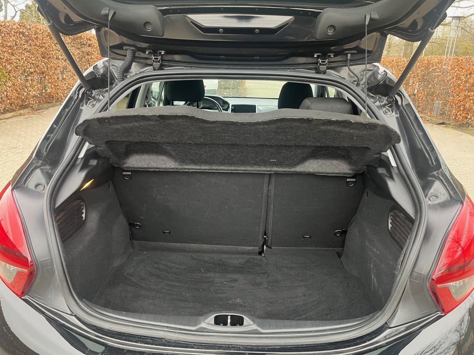 Peugeot 208 1,6 BlueHDi 100 Allure 5d