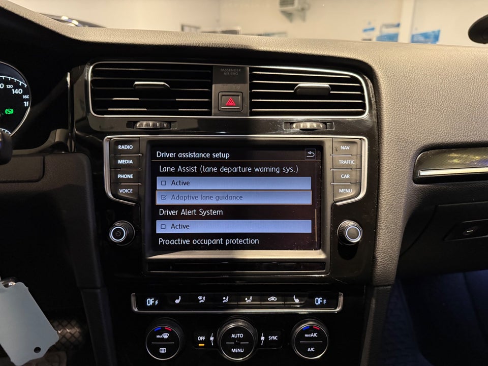 VW Golf VII 2,0 TDi 150 Comfortline Variant BM 5d