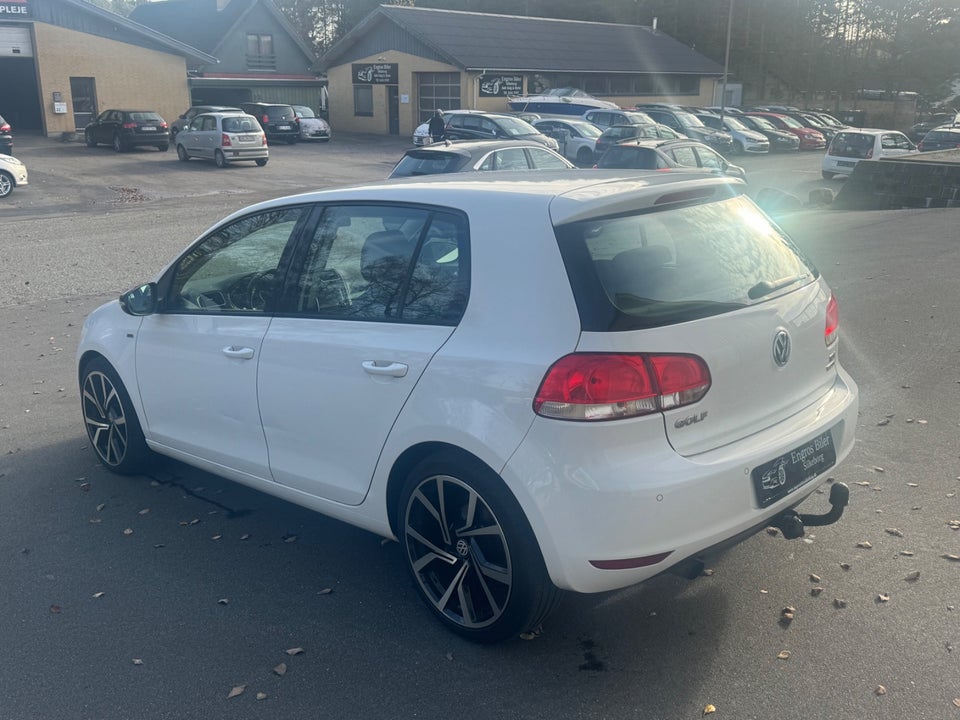 VW Golf VI 1,6 TDi 105 Match BMT 5d