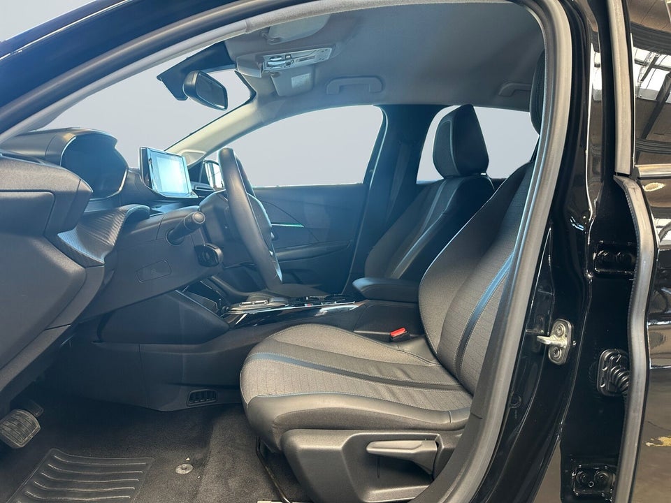 Peugeot e-208 50 Active 5d