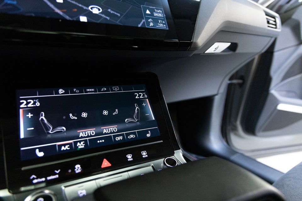 Audi Q8 e-tron 50 quattro 5d