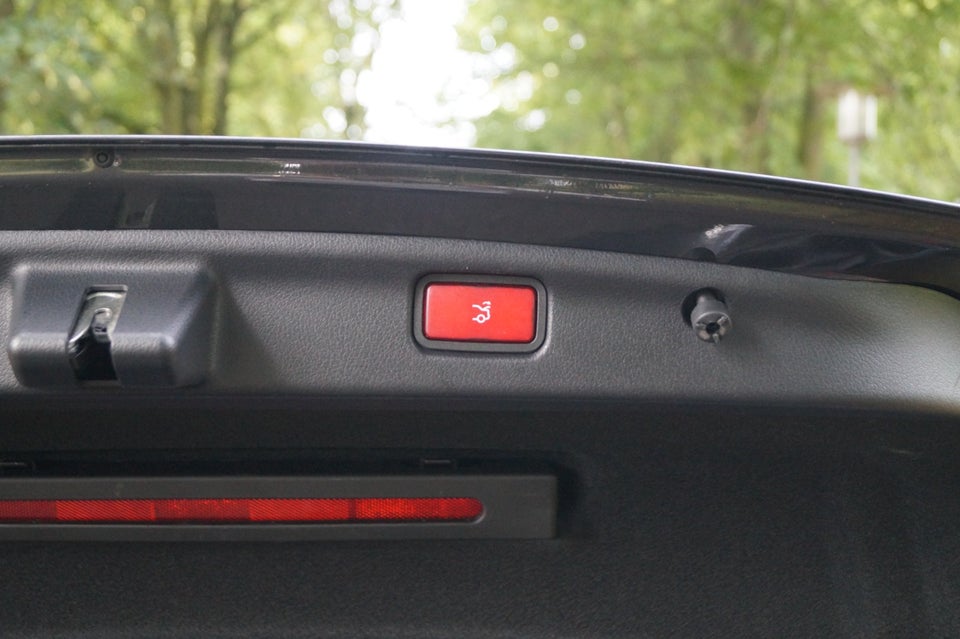 Mercedes C300 e 2,0 AMG Line aut. 4d