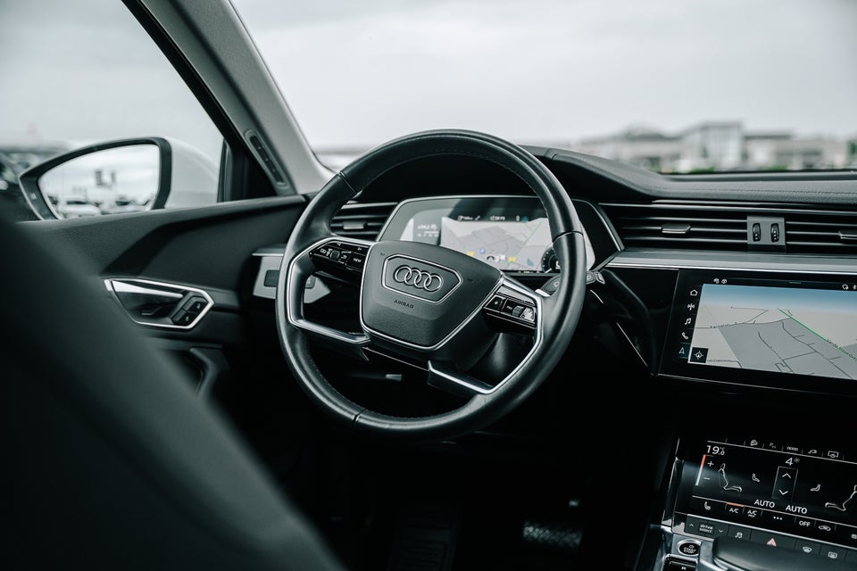 Audi Q8 e-tron 50 Advanced quattro 5d