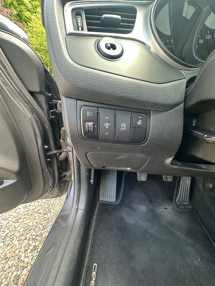 Kia Ceed 1,0 T-GDi Attraction SW 5d