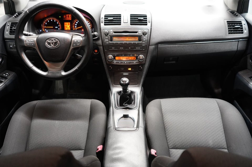 Toyota Avensis 2,0 VVT-i T3 stc. 5d
