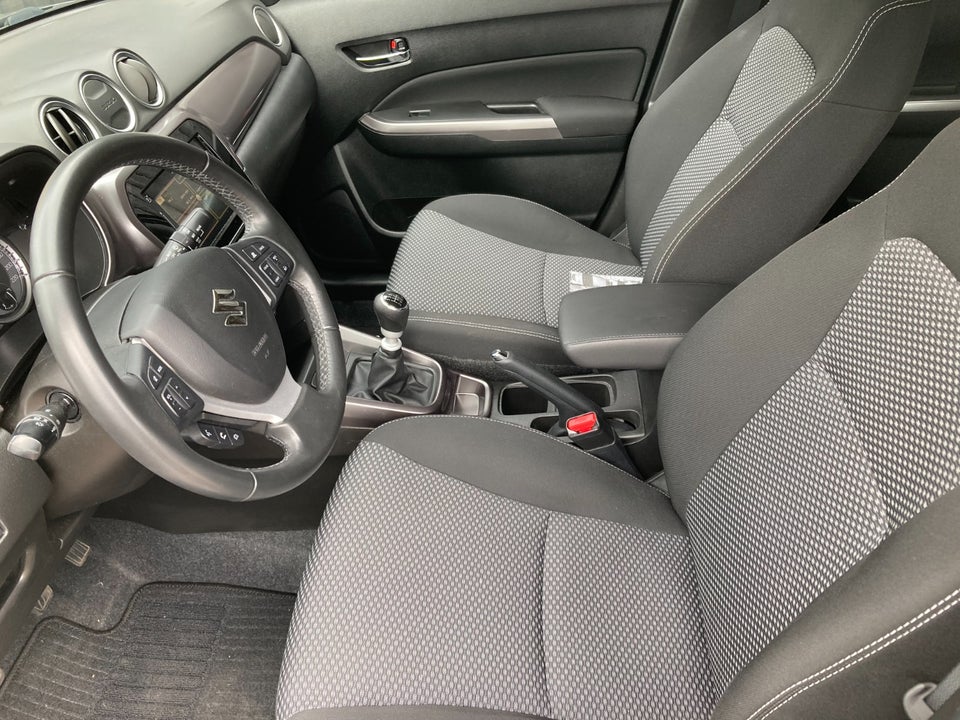 Suzuki Vitara 1,4 mHybrid Active 5d