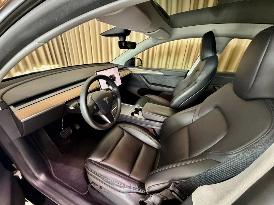 Tesla Model Y Long Range AWD 5d