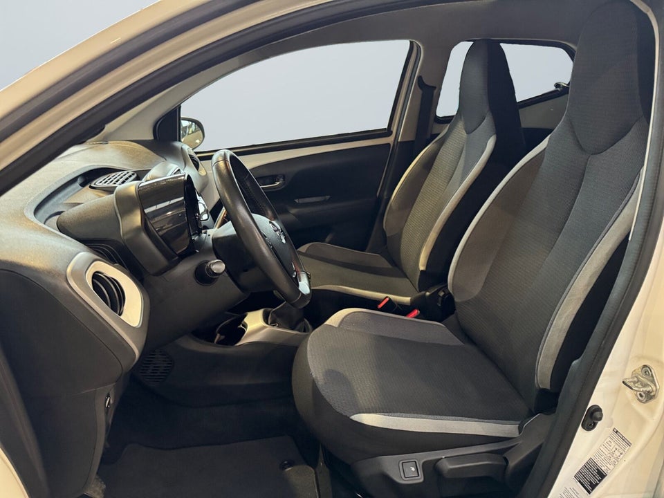 Toyota Aygo 1,0 VVT-i x-press 5d