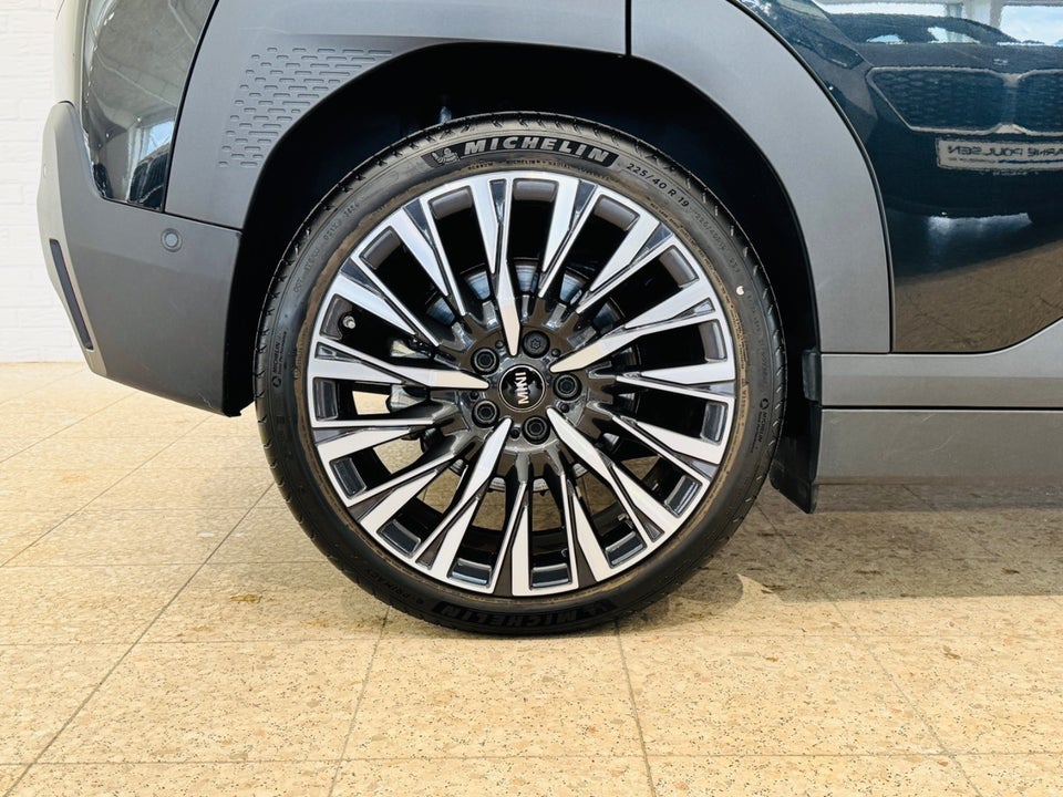 MINI Aceman SE Favoured Trim M 5d