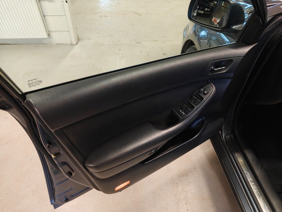 Toyota Avensis 1,8 VVT-i Sol stc. 5d