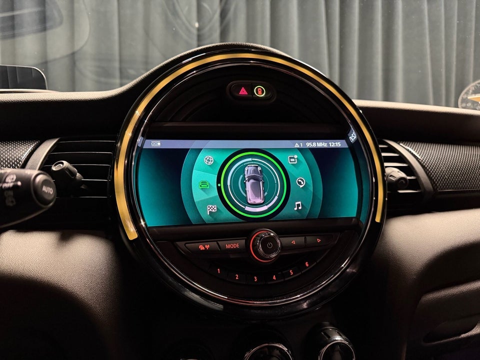 MINI Cooper SE Trim L 3d