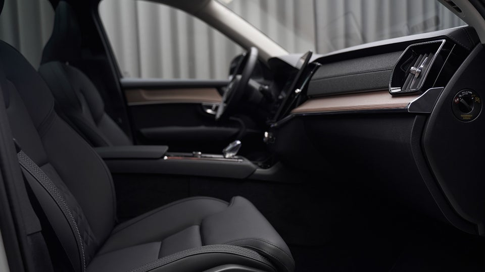 Volvo XC90 2,0 T8 ReCharge Ultra Dark aut. AWD 7prs 5d