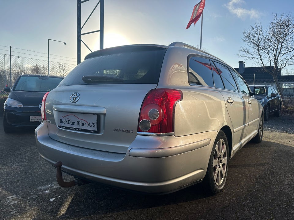 Toyota Avensis 1,8 VVT-i Sol stc. 5d