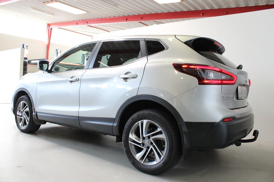 Nissan Qashqai 1,6 Dig-T 163 Acenta 5d