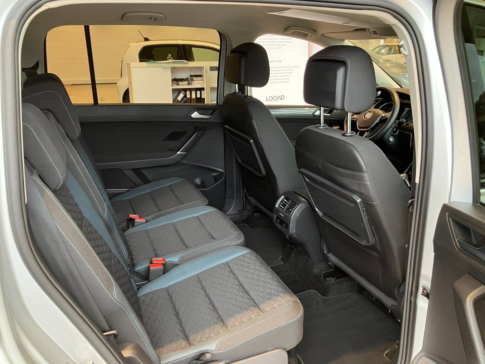 VW Touran 1,6 TDi 115 IQ.Drive DSG 7prs 5d