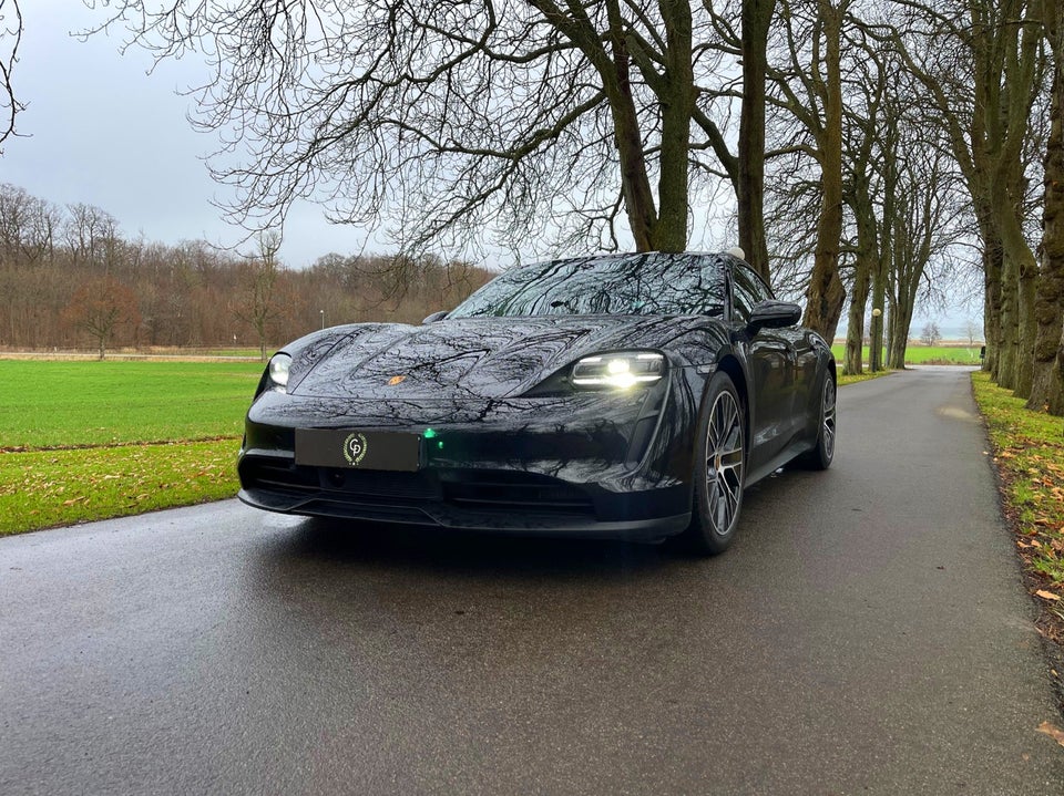 Porsche Taycan 4S Performance+ 4d