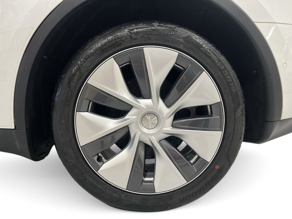 Tesla Model Y Long Range AWD 5d