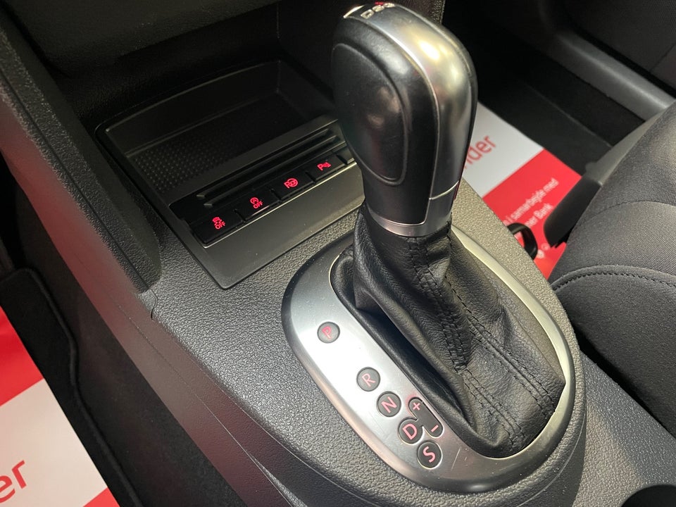 VW Touran 2,0 TDi 140 Highline DSG BMT Van 5d