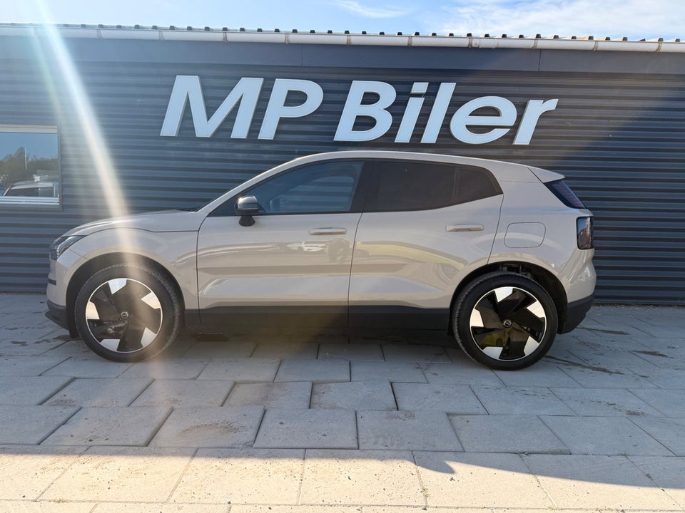 Volvo EX30 Extended Range Plus 5d