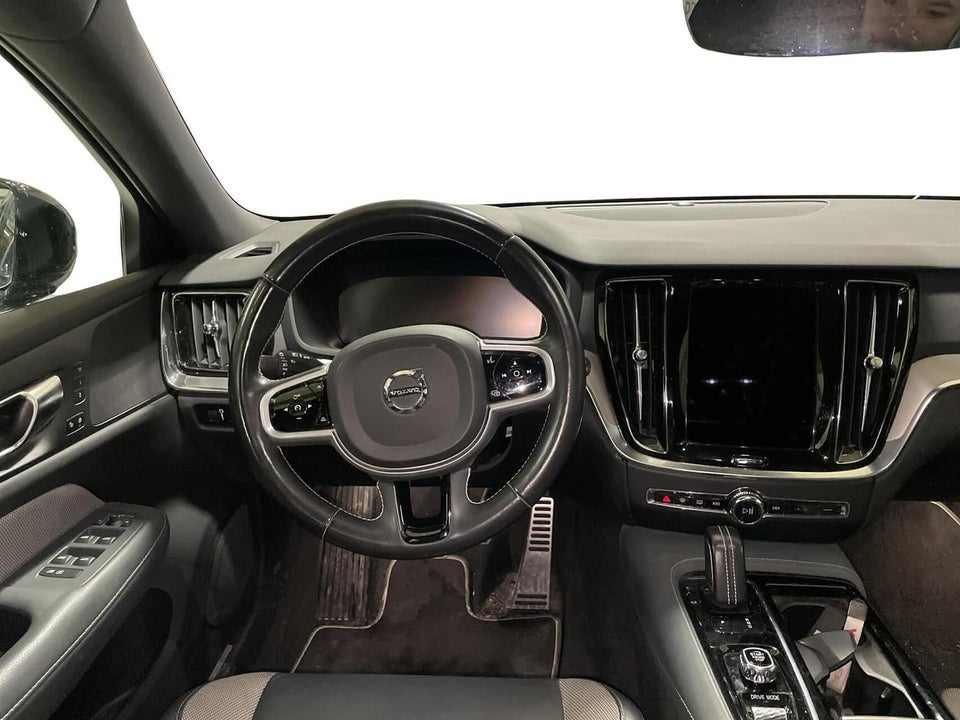 Volvo V60 2,0 T6 ReCharge R-Design aut. AWD 5d