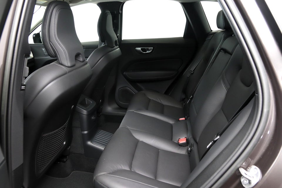 Volvo XC60 2,0 T6 ReCharge Plus Dark aut. AWD 5d