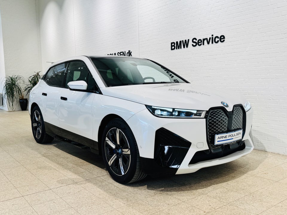 BMW iX xDrive40 Supercharged 5d