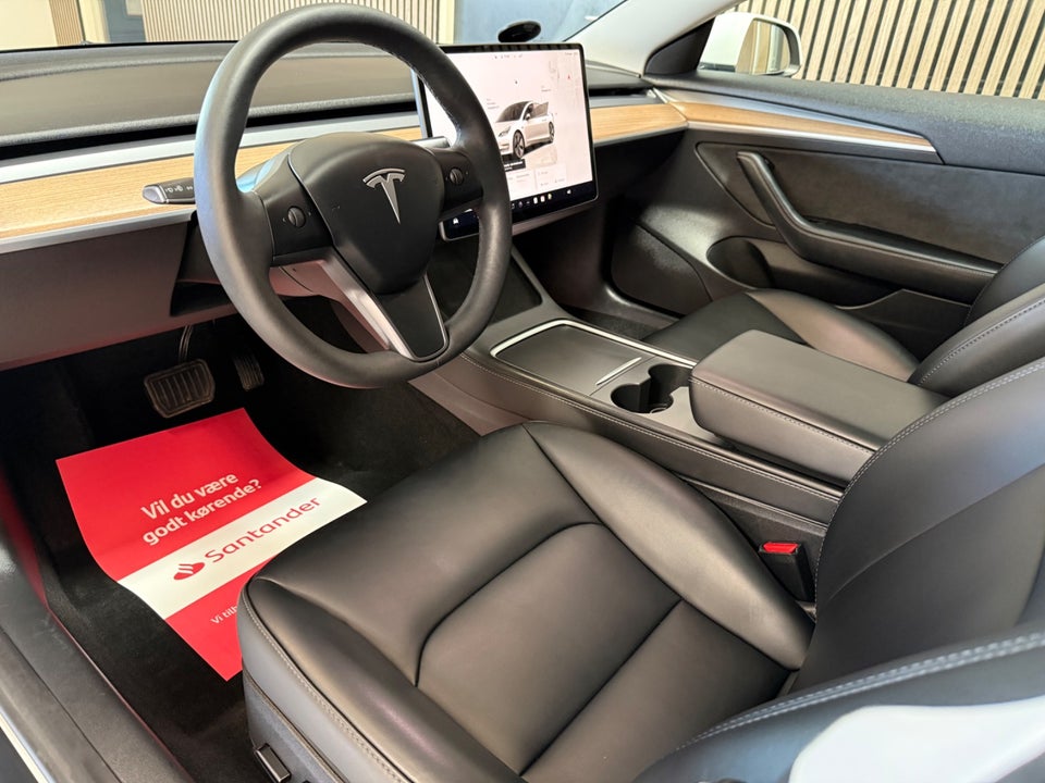 Tesla Model 3 RWD 4d