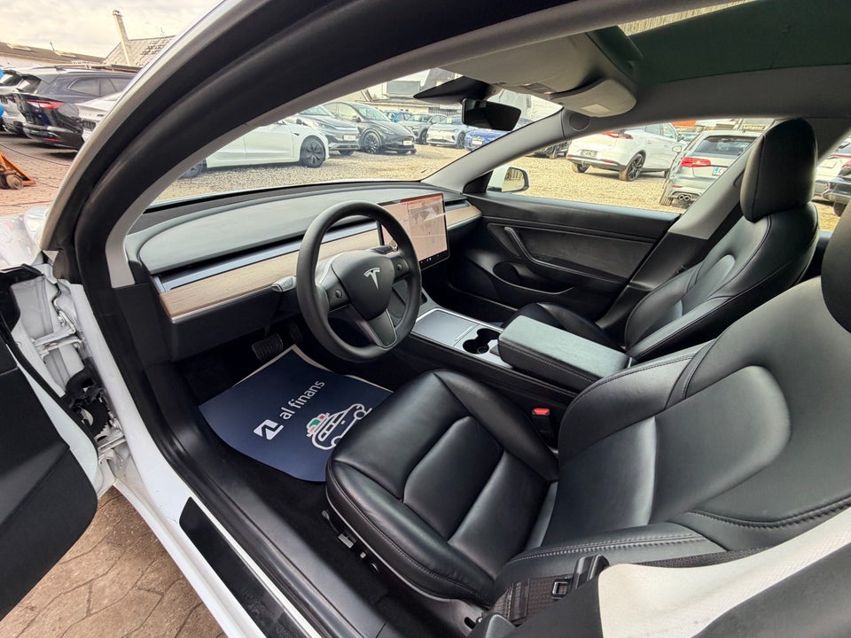 Tesla Model 3 Standard Range+ RWD 4d