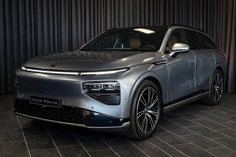 Xpeng G9 Performance 5d