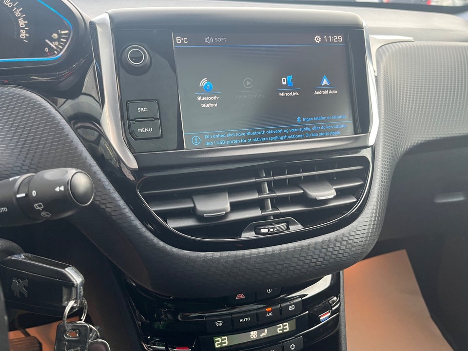 Peugeot 2008 1,2 e-THP 110 Allure Sky EAT6 5d