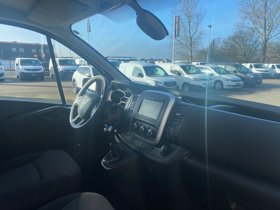 Renault Trafic T29 2,0 dCi 120 L2H1