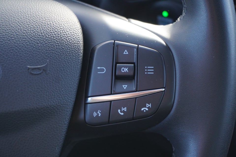 Ford Kuga 2,5 HEV Titanium CVT 5d