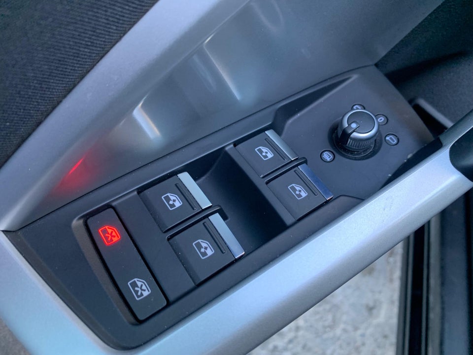 Audi Q3 45 TFSi e Attitude plus S-tr. 5d