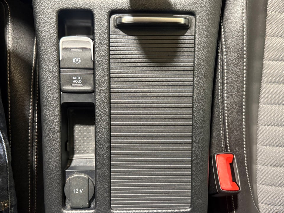 VW Passat 2,0 TDi 150 R-line Variant DSG 5d