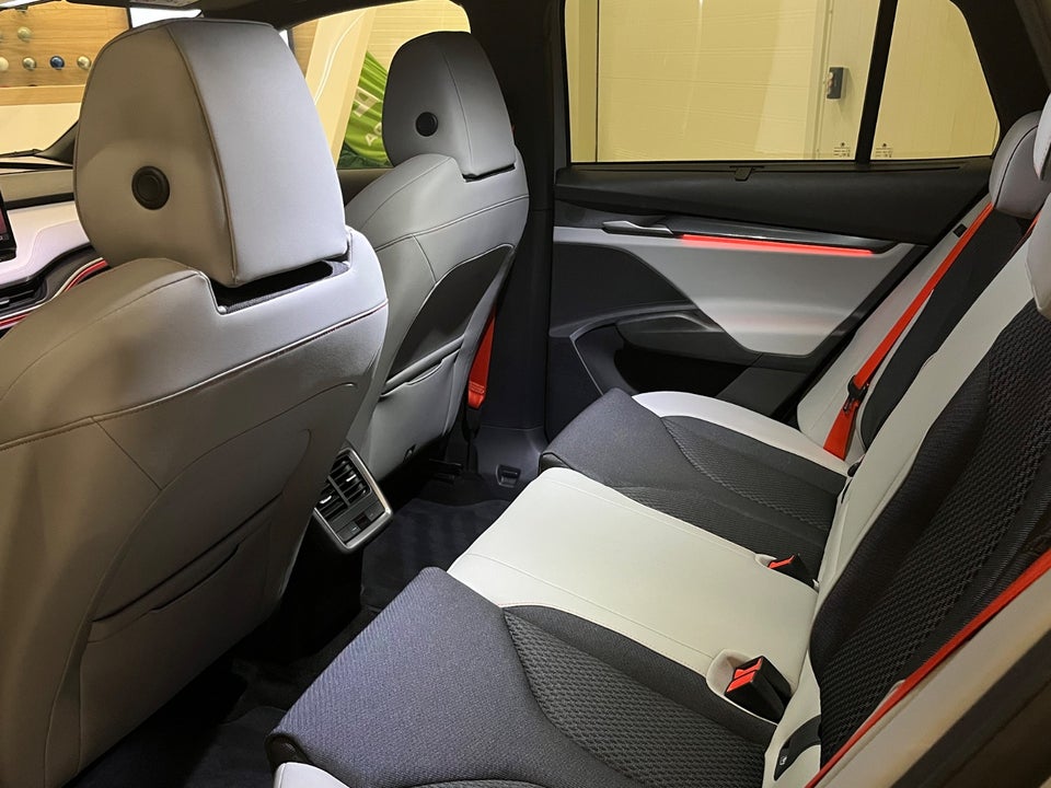 Skoda Enyaq 85 iV Advanced 5d