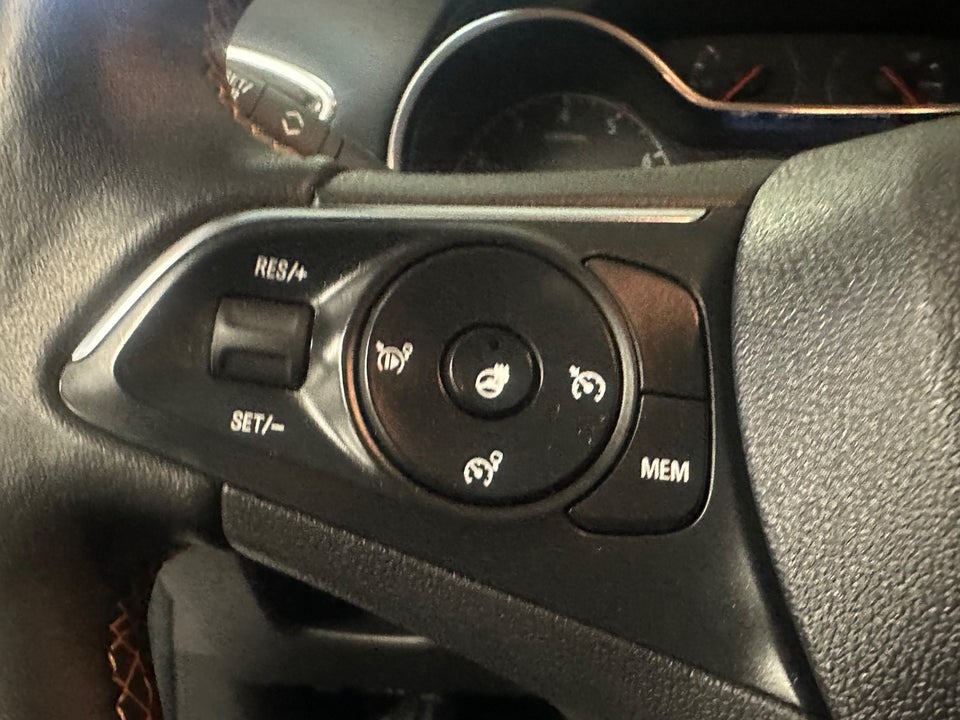 Opel Crossland X 1,2 T 110 Sport 5d