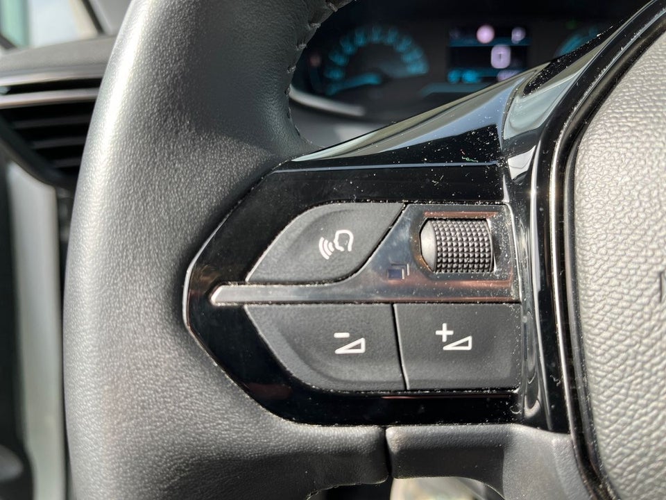Peugeot e-208 50 Active Pack 5d