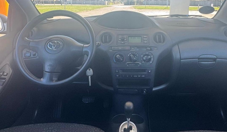 Toyota Yaris 1,0 Sol MMT 5d