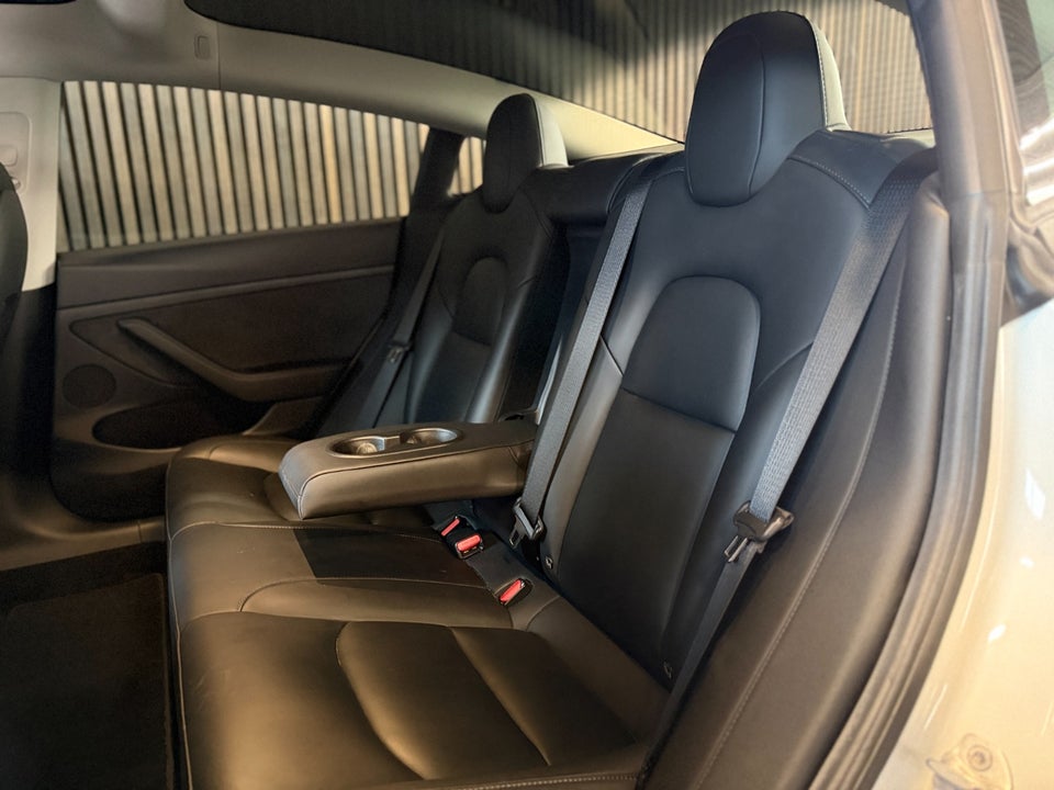 Tesla Model 3 Standard Range+ RWD 4d