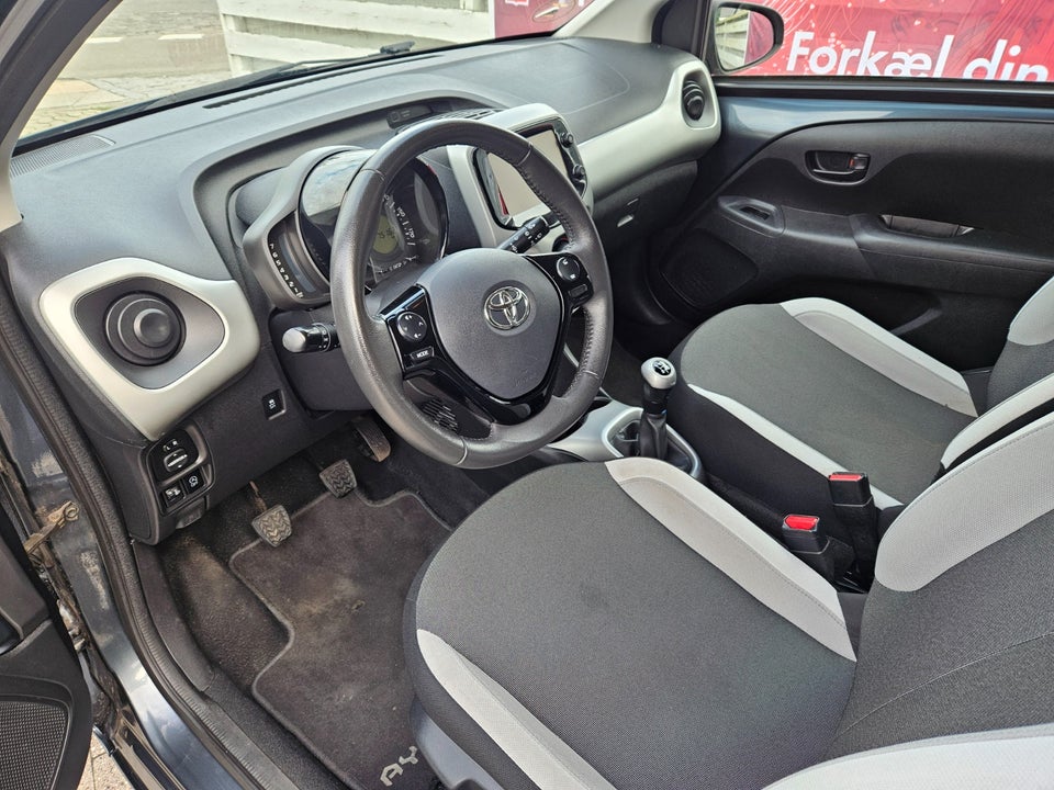 Toyota Aygo 1,0 VVT-i x-touch 5d