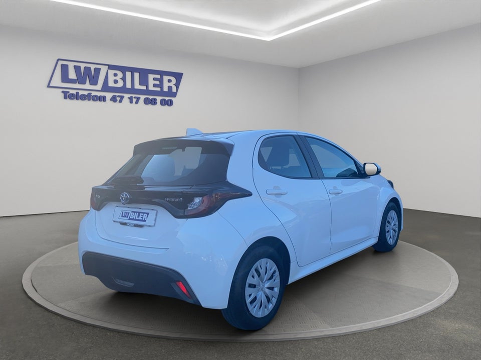 Toyota Yaris 1,5 Hybrid Essential e-CVT 5d