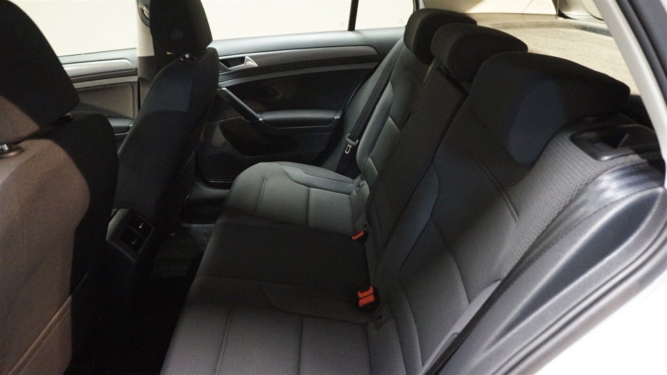 VW Golf VII 1,5 TSi 130 Comfortline Connect DSG 5d