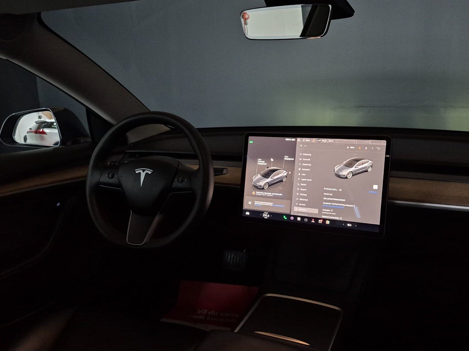 Tesla Model 3 Standard Range+ RWD 4d