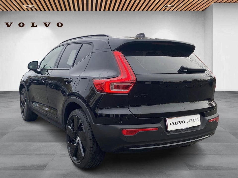 Volvo EX40 Extended Range Black Edition 5d